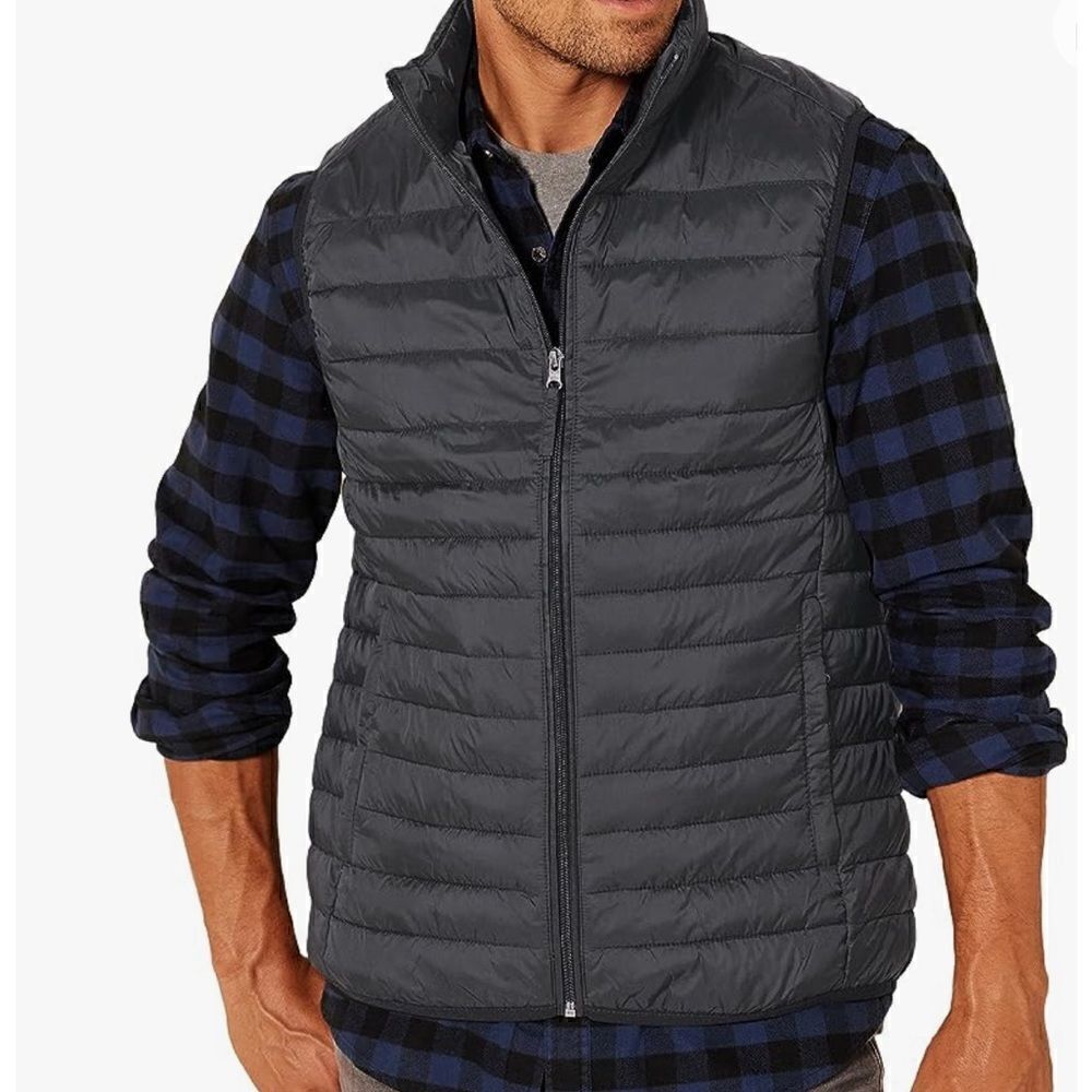 Amazon Essentials Puffer Back Vest Lightweight Mocked M Zip Up Water Resistant